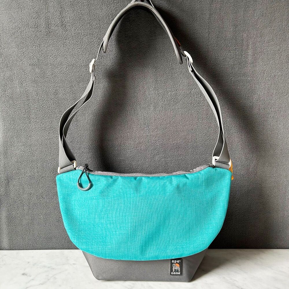 Camera Shoulder Messenger Bag Ape Case AC580 Teal Gray DSLR Tablet Padded NEW